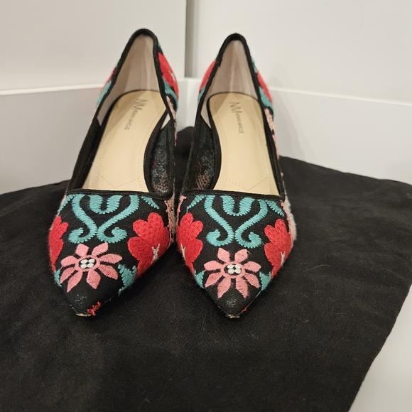 Neiman Marcus Printed Embroidered Accent Pumps Sz 8.5 EUC - Picture 2 of 8